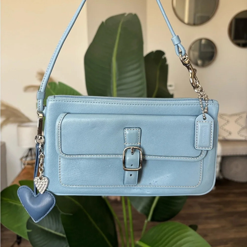 ❌❌SOLD❌❌🩵VTG COACH Hamptons Leather Lrg Skinny Wristlet🩵 - Picture 7 of 15